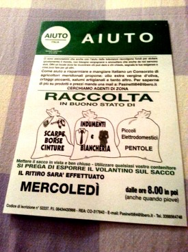 volantino raccolta abiti